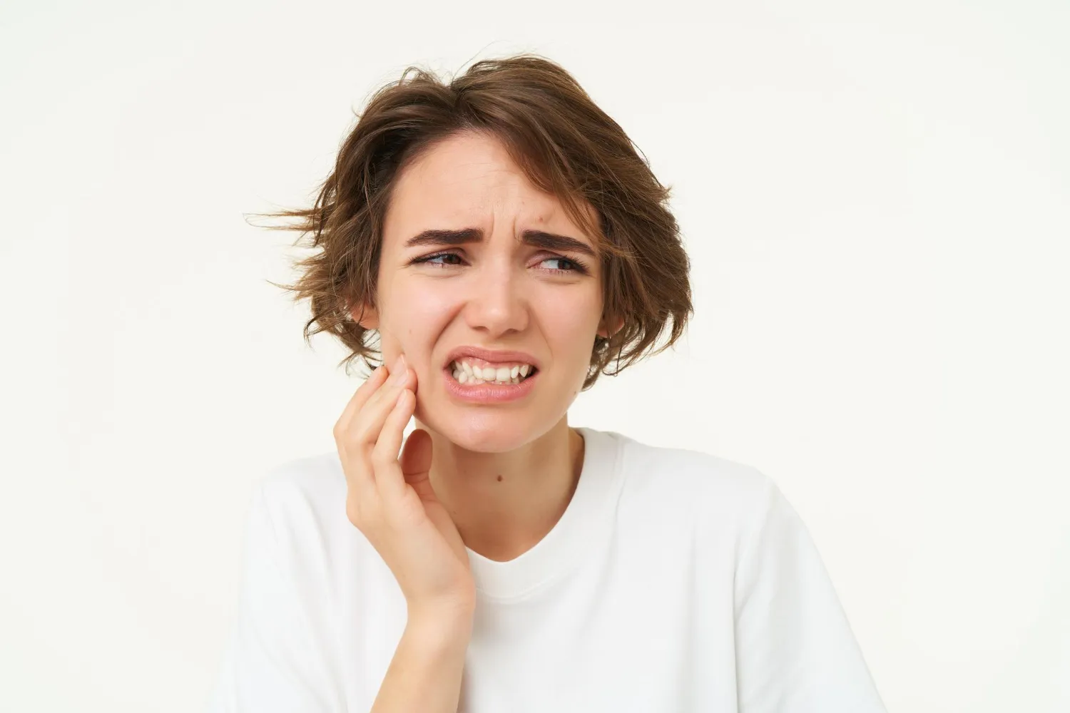 علل حساسیت دندان به گرما و سرما؛ و نحوه درمان آن